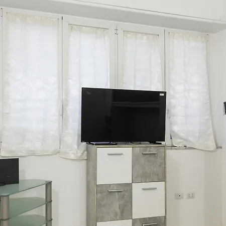 Cozy 2 Bedrooms, 10 Min For Centre, 3 From Linate Appartement